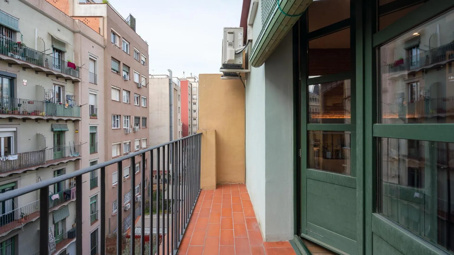 Ola Living Batllo Apartment Barcelona Spain